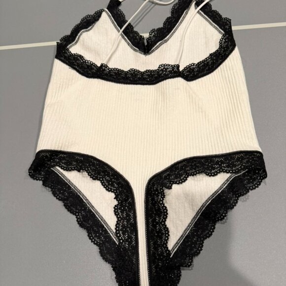 Bodysuit NWT/NEW Urban Outfitters - Picture 6 of 6